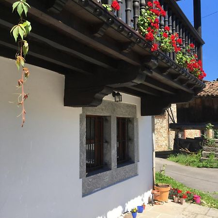 Gasthaus A Pie De Picos Caño Exterior foto