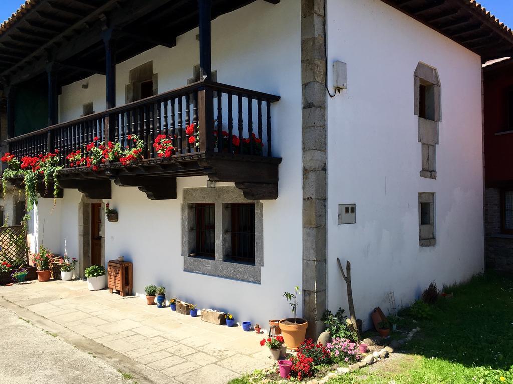 Gasthaus A Pie De Picos Caño Exterior foto