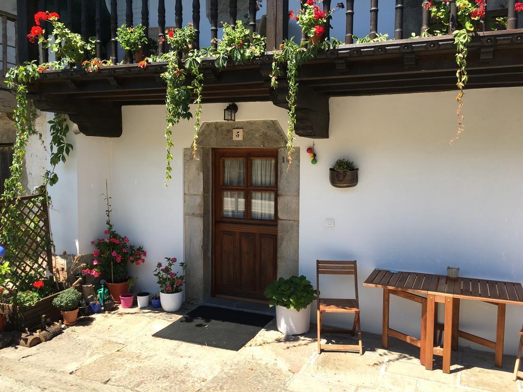 Gasthaus A Pie De Picos Caño Exterior foto